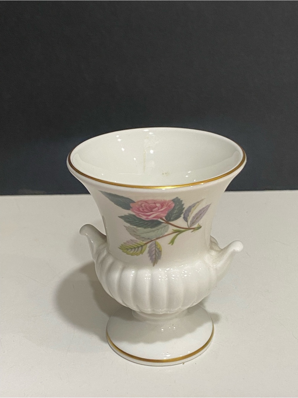 Vintage Wedgwood Hathaway Rose Bone China Miniature Urn Vase Twin Handle 3.5”